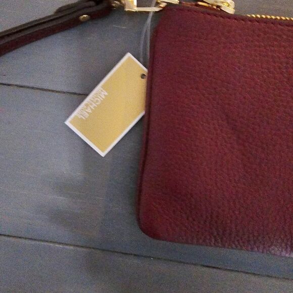 Michael Kors Women\'s Dark Berry Jet Set Charm Top Zip Wristlet Size Medium